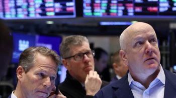 Chuyên gia: Phố Wall đang ảo tưởng