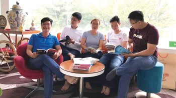 Tổ chức câu lạc bộ đọc sách trong doanh nghiệp: Nên hay không nên?