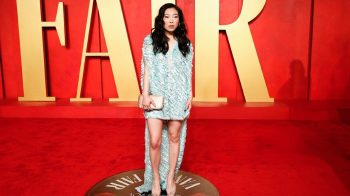 Mỹ nhân gốc Á đình đám nhất nhì Hollywood diện đầm Công Trí tới tiệc hậu Oscar