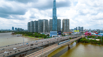 Chết ngạt” với áp lực lương trăm triệu mỗi tháng mua nhà trung tâm, người trẻ ”hồi sinh” nhờ cứu cánh từ vành đai phát triển mới