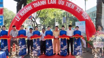 Lần đầu tiên tại TP.HCM khánh thành gần 6 km làn đường riêng cho xe đạp