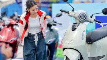 Ngang giá với Honda Vision, đây là 5 xe máy điện đáng mua nhất – có mẫu đi được hơn 260km khi đầy pin